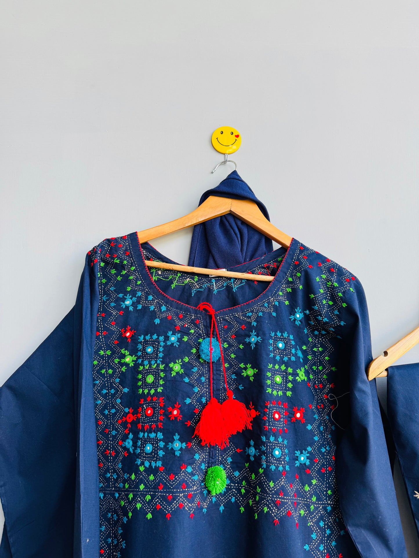 RangReet = Hand Embroidered Kacha Tanka 2pc Suit