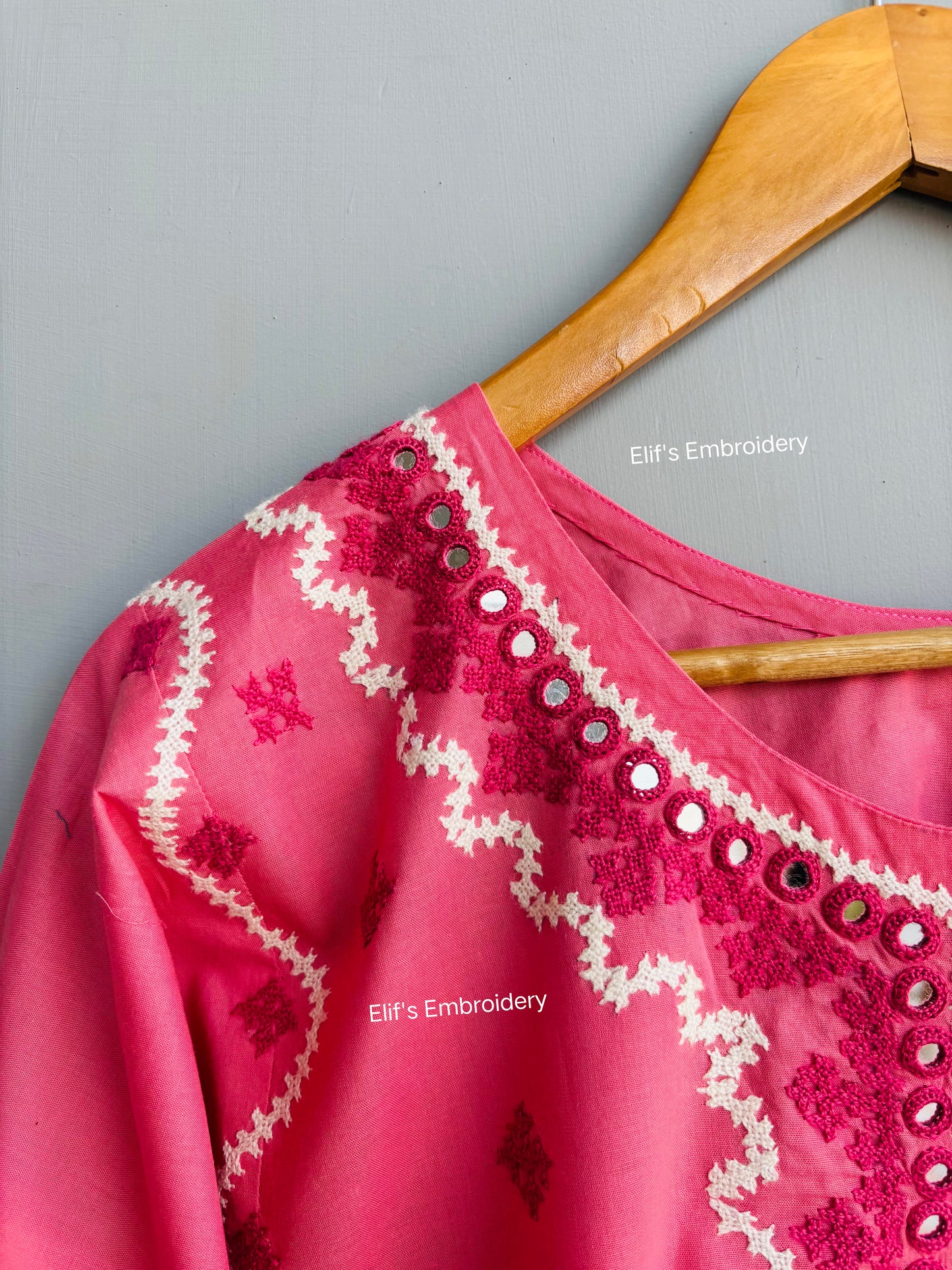 Rangrez Riwaayat - 2Pc Hand Embroidered suit