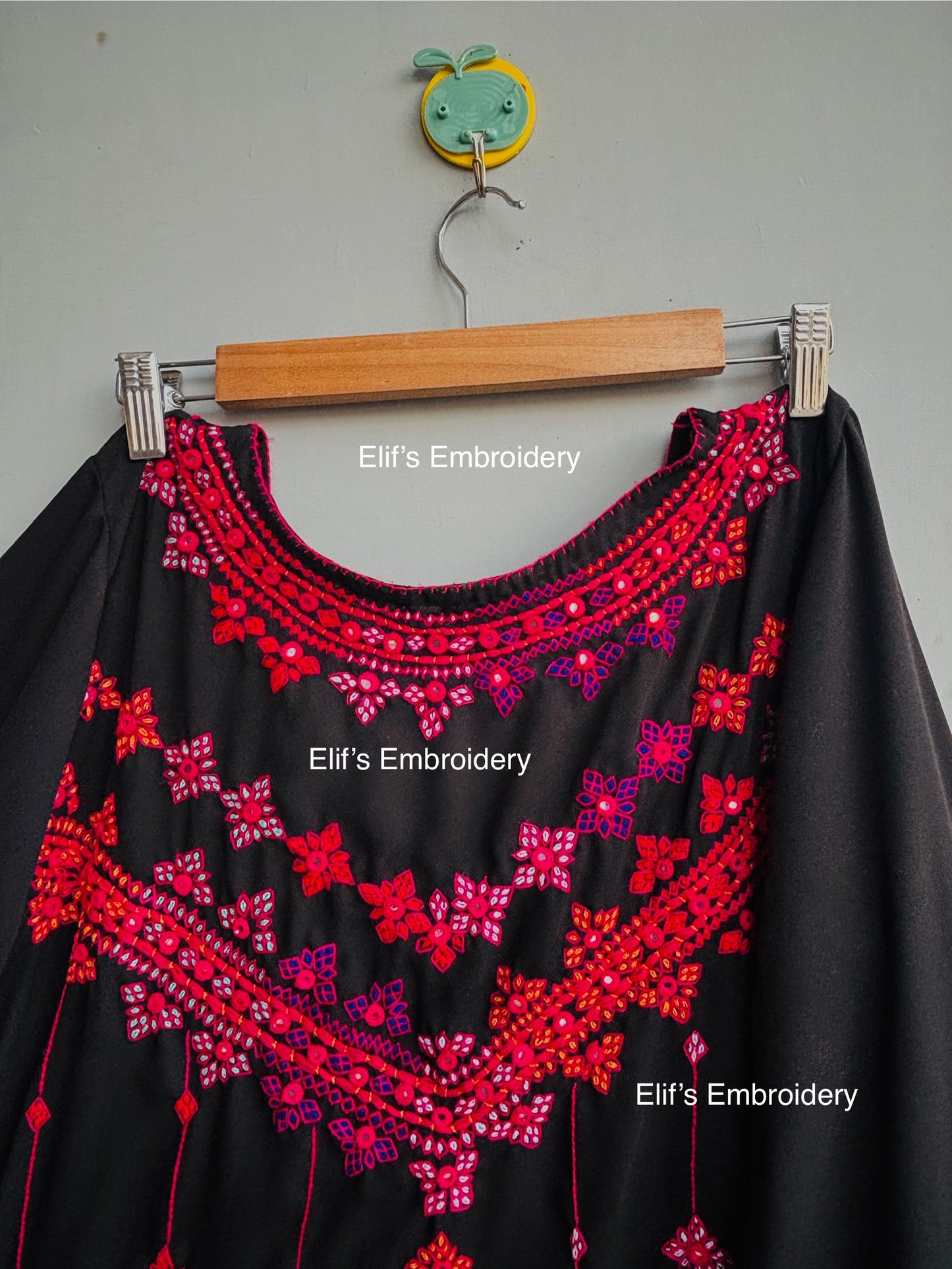 Zolvina - 2Pc Hand Embroidered Suit