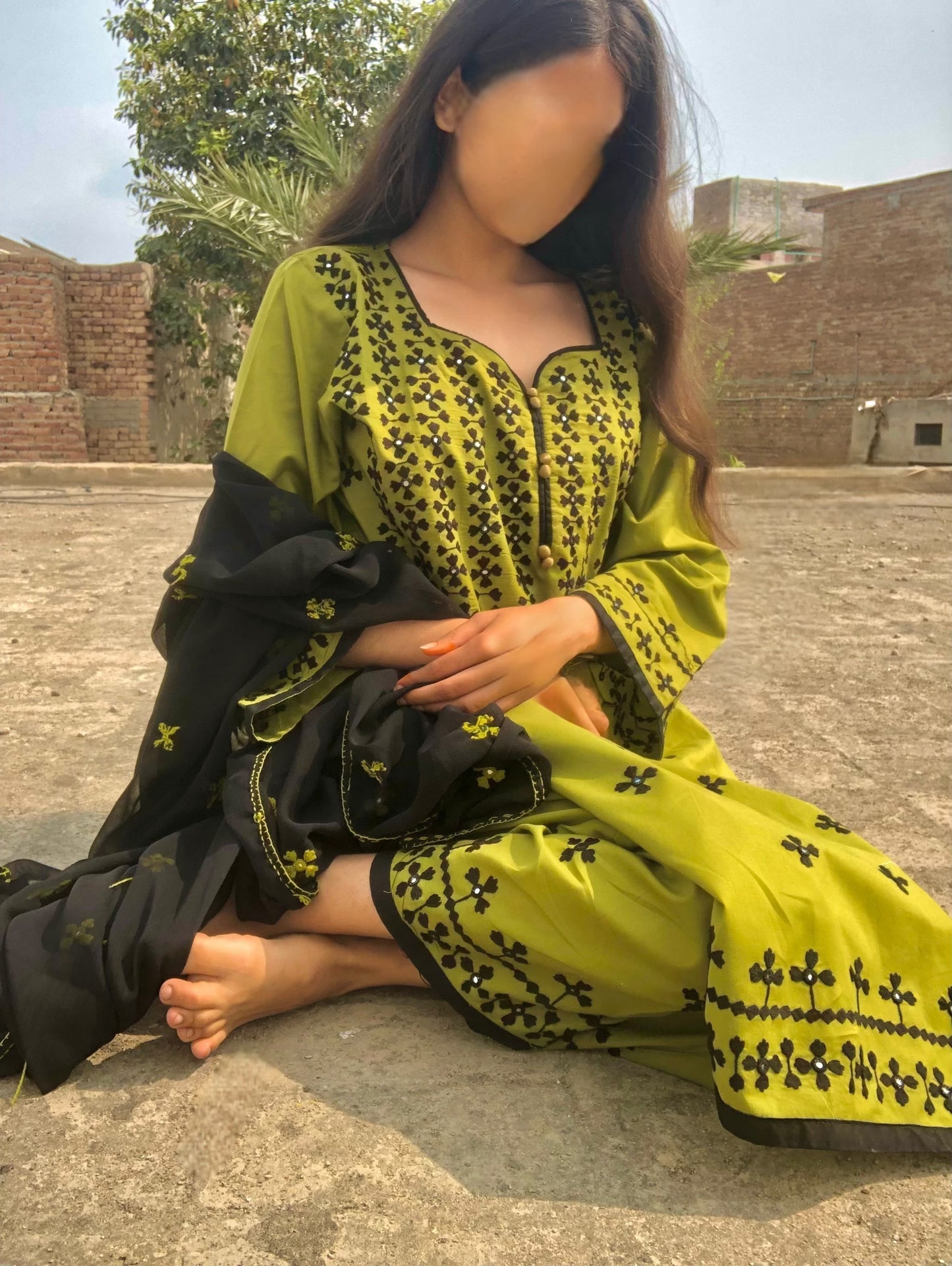 Maharra - 3PC Hand Embroidered Suit