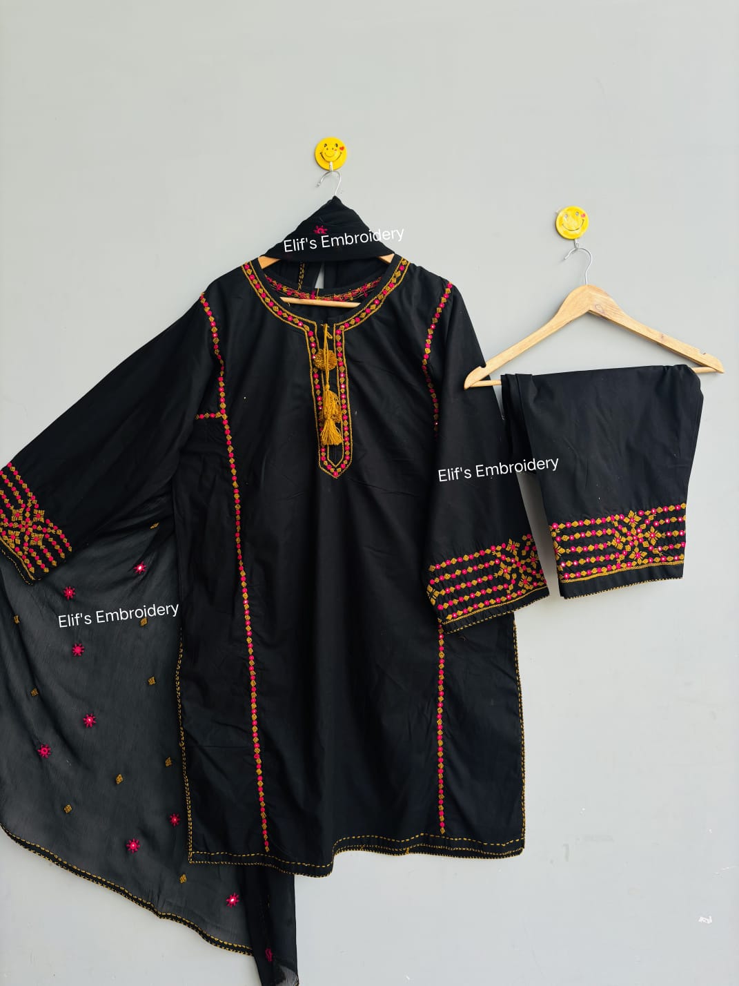 Ghazail - 3Pc Hand Embroidered suit