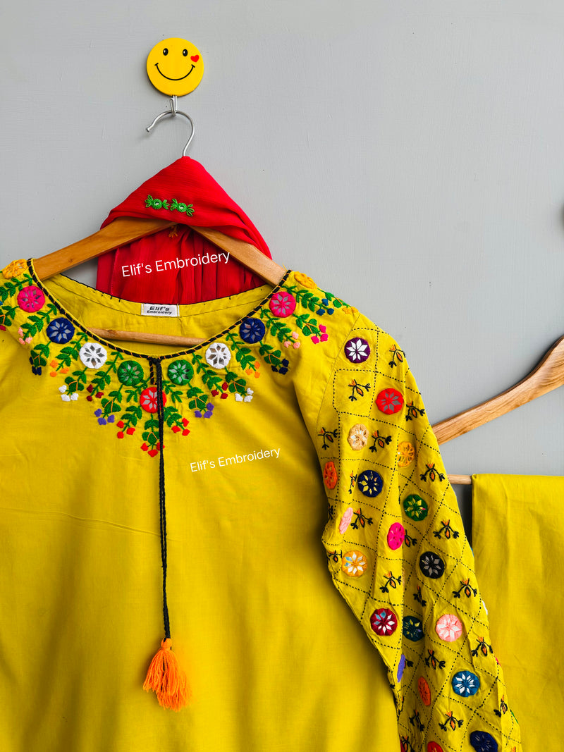Peelee Prism - 3Pc Ready to Wear Hand Embroidered Suit