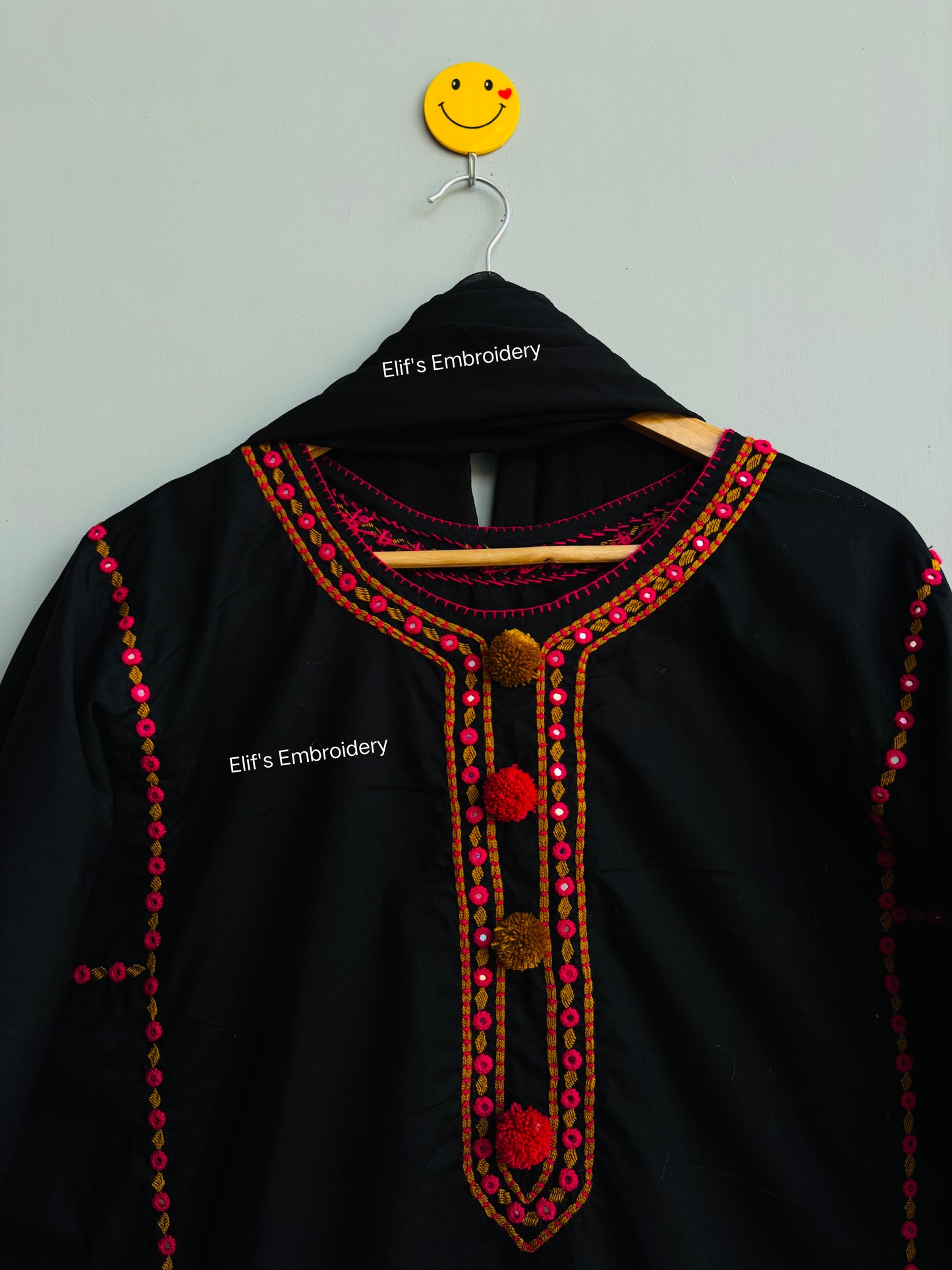 Noor-e-Aaina - 2Pc Hand Embroidered Kurta Trouser
