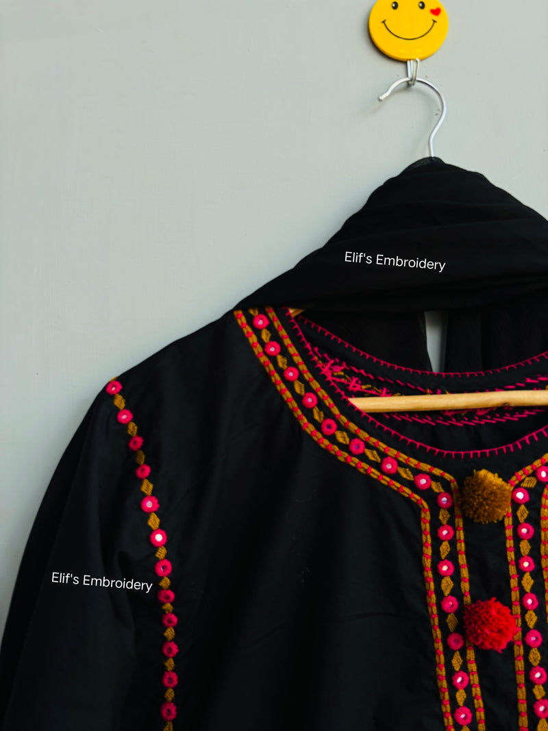 Noor-e-Aaina - 2Pc Hand Embroidered Kurta Trouser