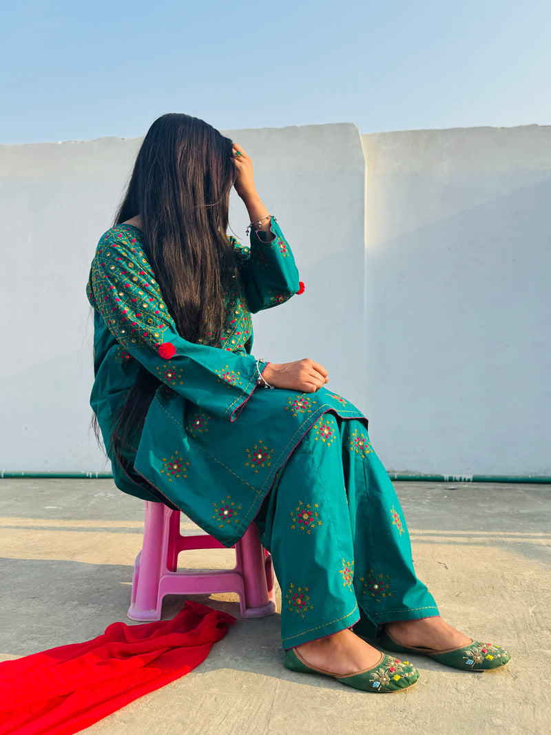 Gul-e-Zaitoon - 3Pc Hand Embroidered Suit
