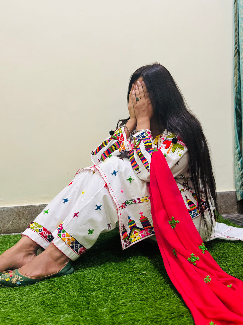 Noor-e-Rang - 2Pc Hand Embroidered Suit