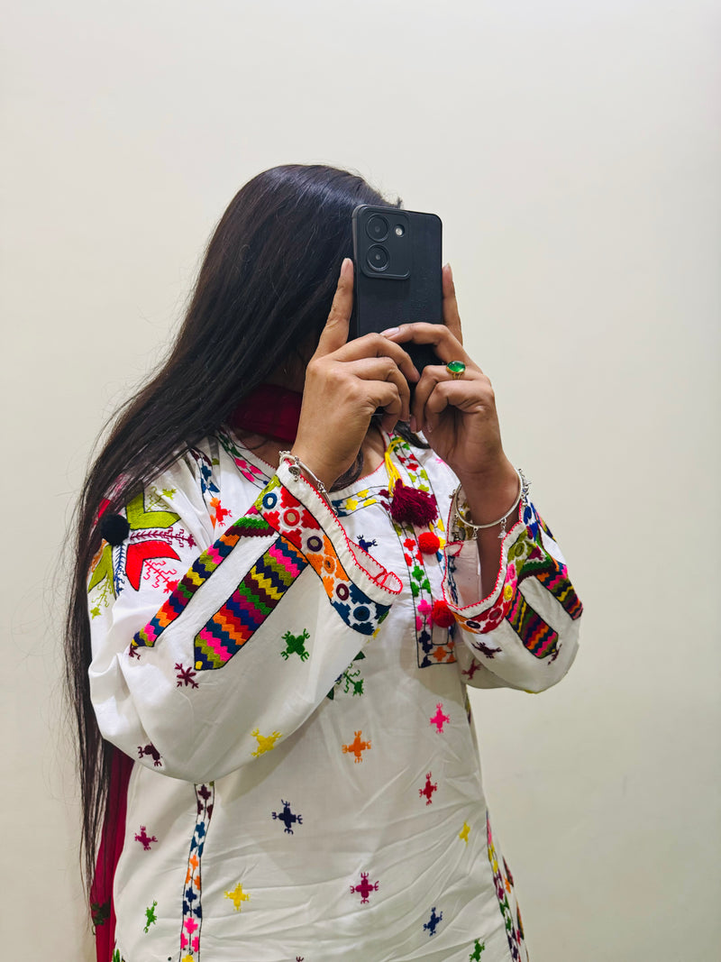 Noor-e-Rang - 2Pc Hand Embroidered Suit