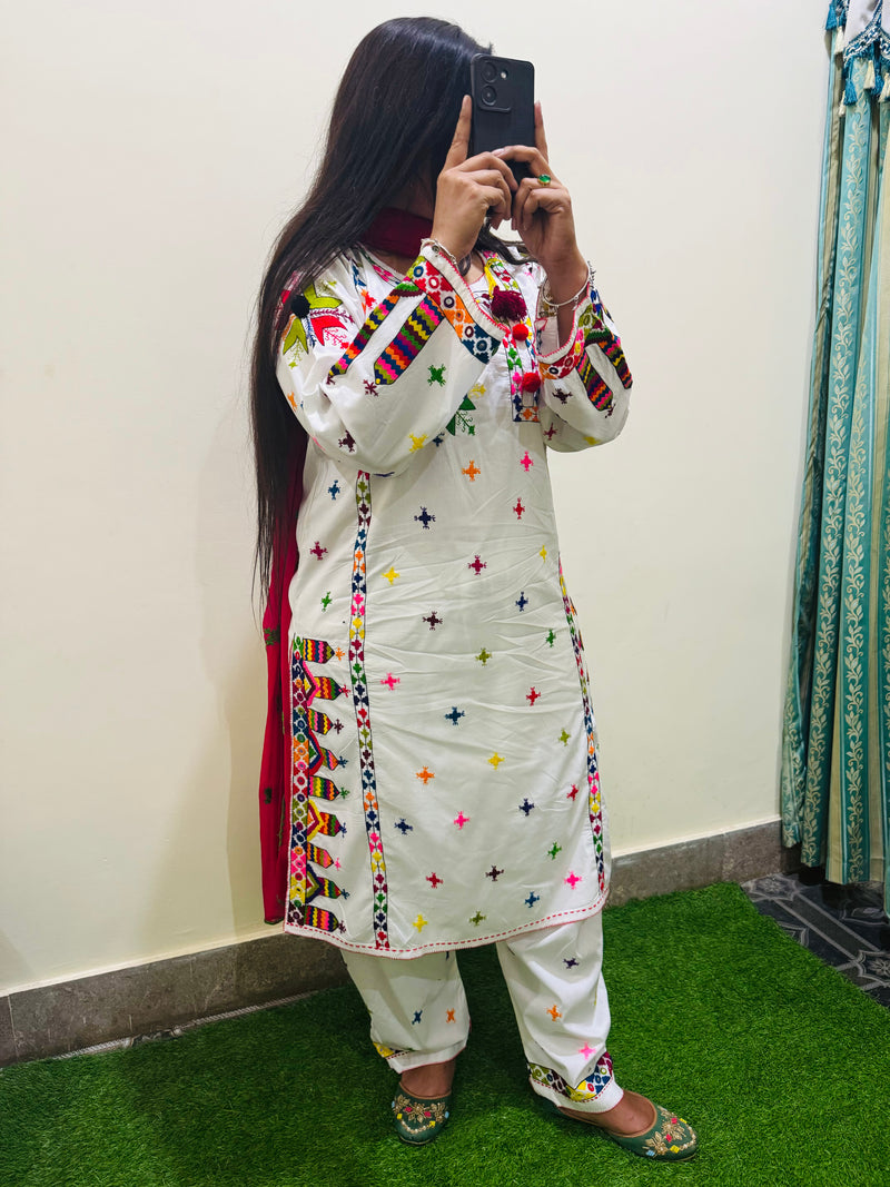 Noor-e-Rang - 2Pc Hand Embroidered Suit