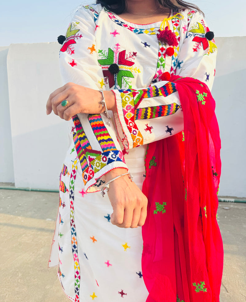 Noor-e-Rang - 2Pc Hand Embroidered Suit