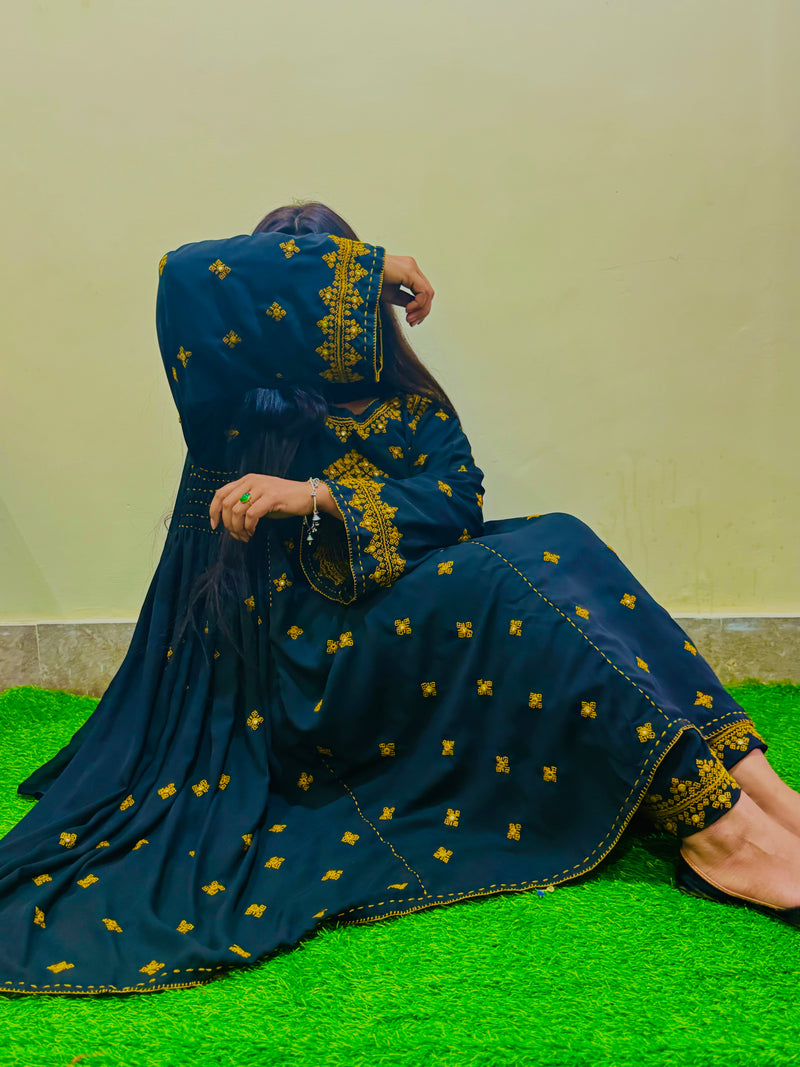Siyah Saaz - 2Pc Hand Embroidered Suit