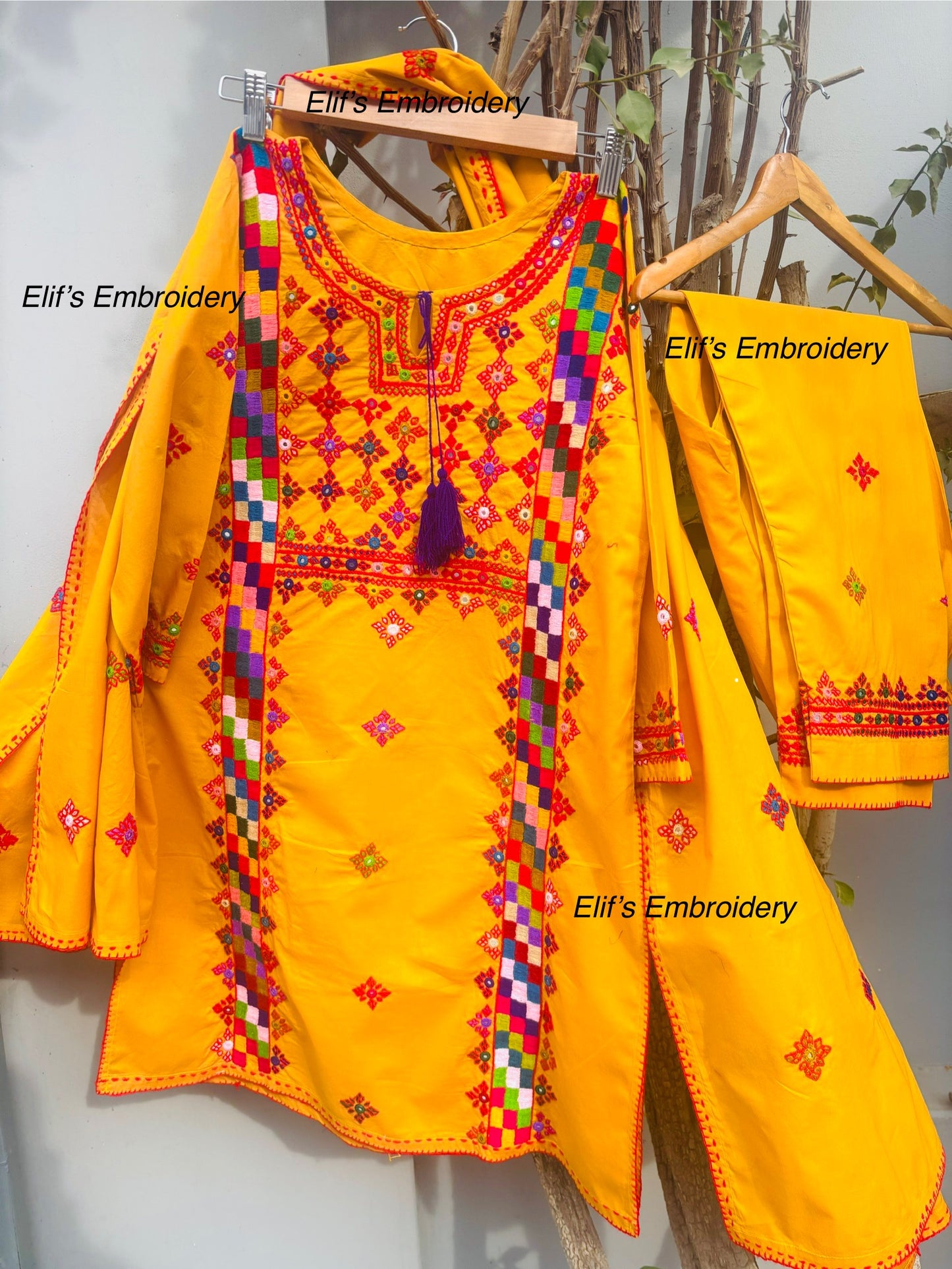 Zahina - 3Pc Hand Embroidered Suit
