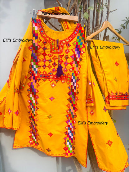 Zahina - 3Pc Hand Embroidered Suit