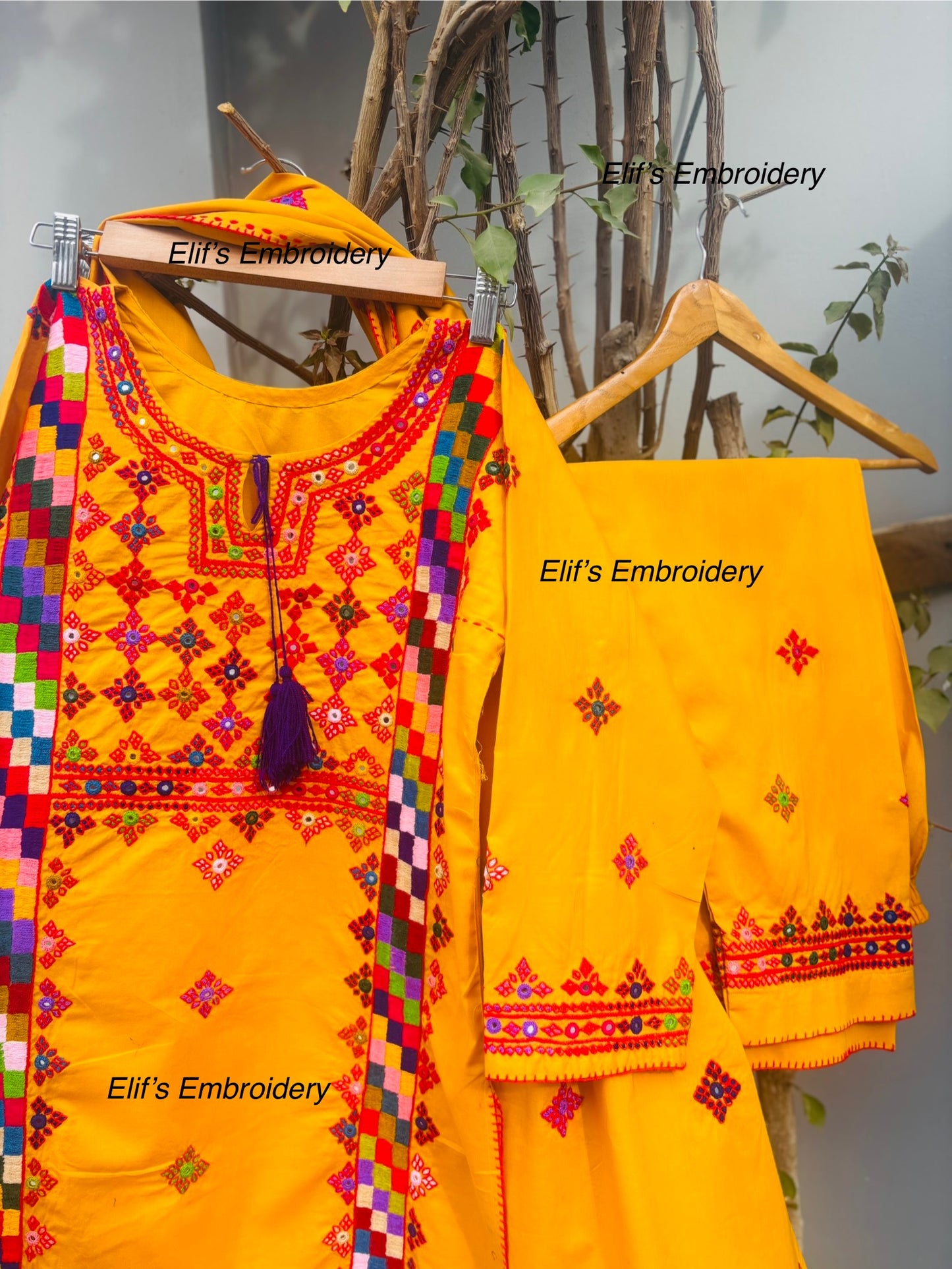Zahina - 3Pc Hand Embroidered Suit