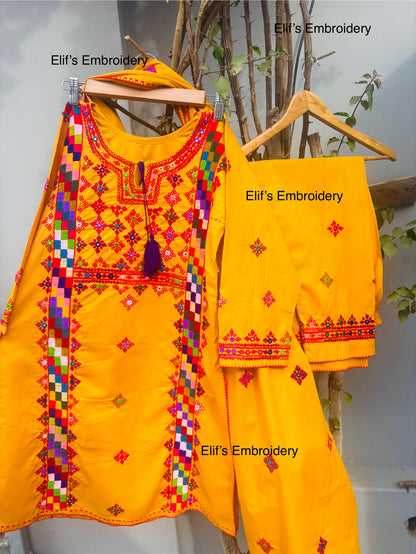 Zahina - 3Pc Hand Embroidered Suit