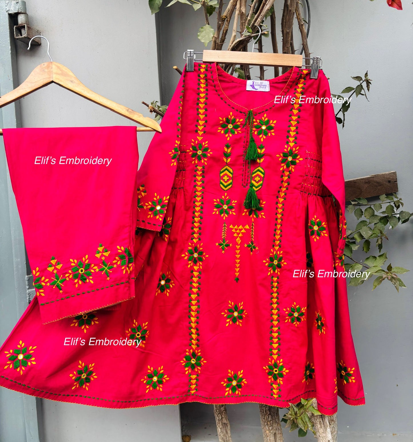 Zoharia - 2Pc Hand Embroidered Suit