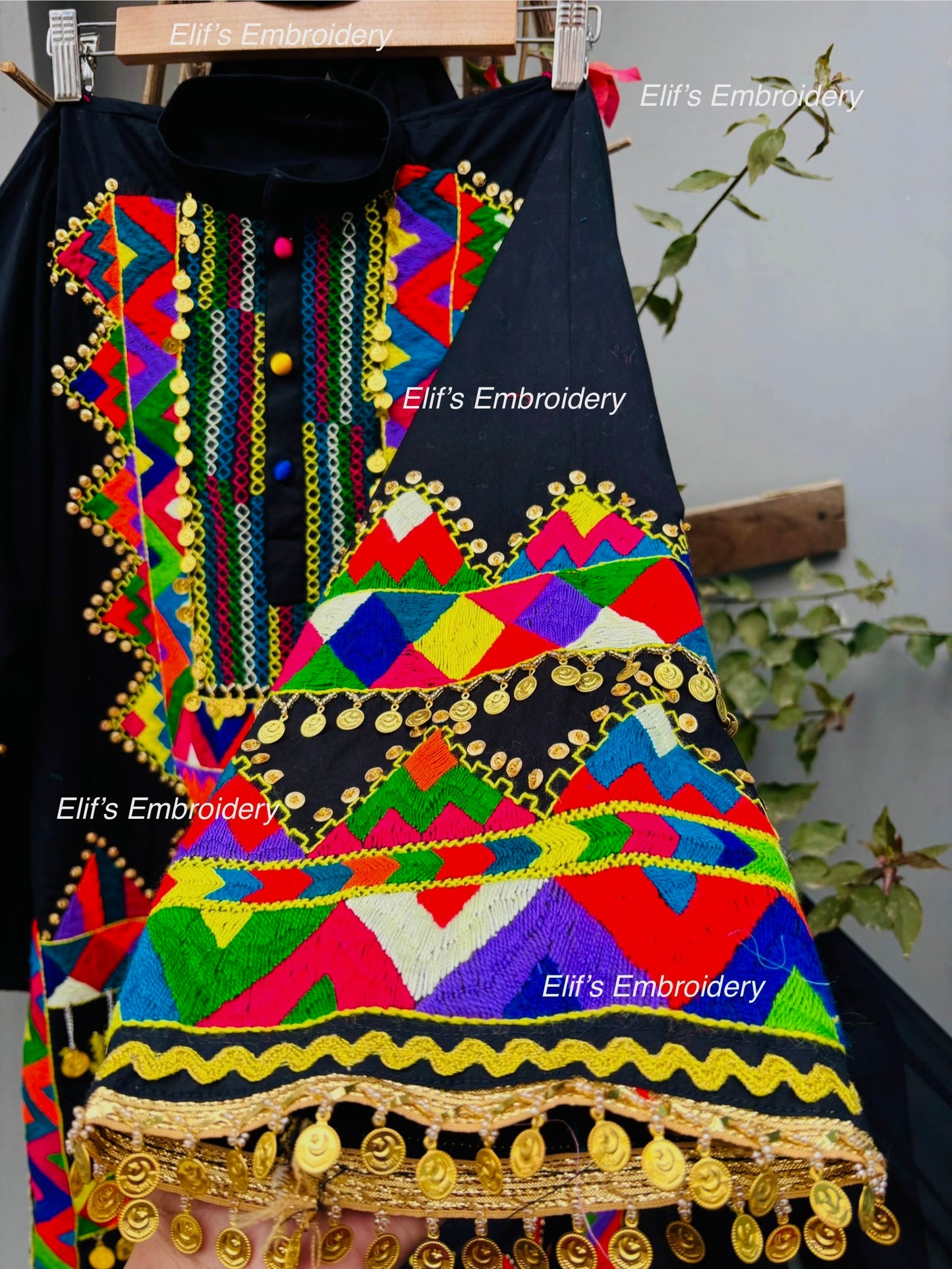 Zayna Noor - 2Pc Hand Embroidered Suit