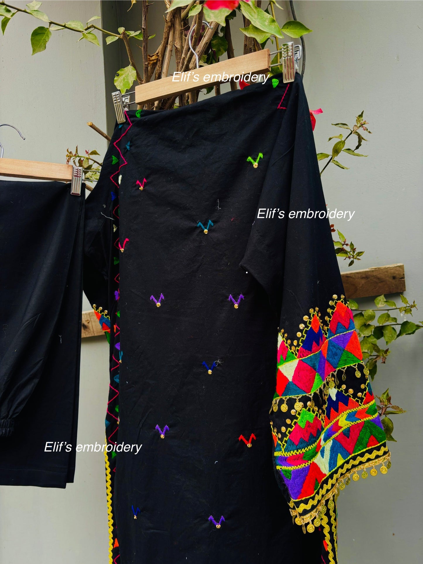 Zayna Noor - 2Pc Hand Embroidered Suit