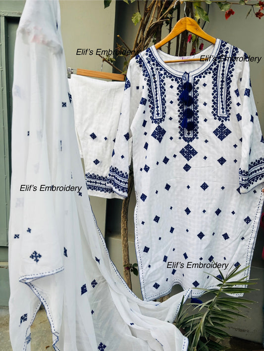 Amani - 3Pc Hand Embroiderd Suit