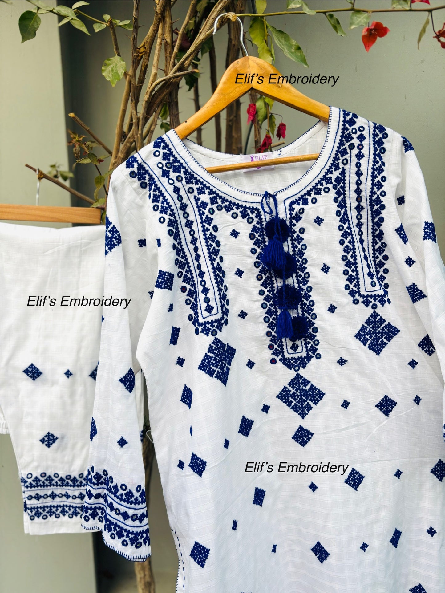 Amani - 3Pc Hand Embroiderd Suit