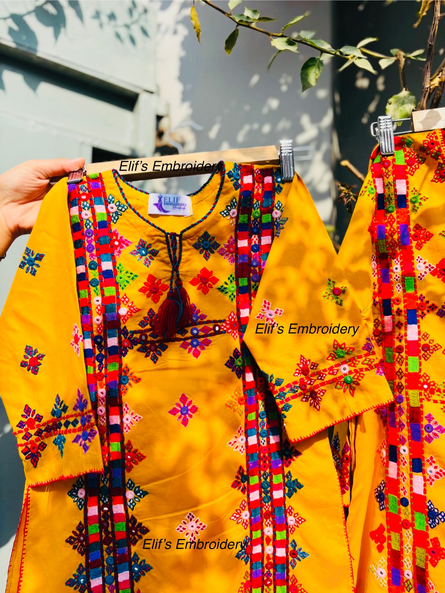 Rameen - 2Pc Hand Embroiderd Suit