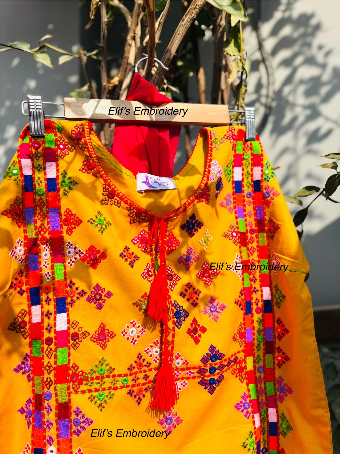 Rameen - 2Pc Hand Embroiderd Suit