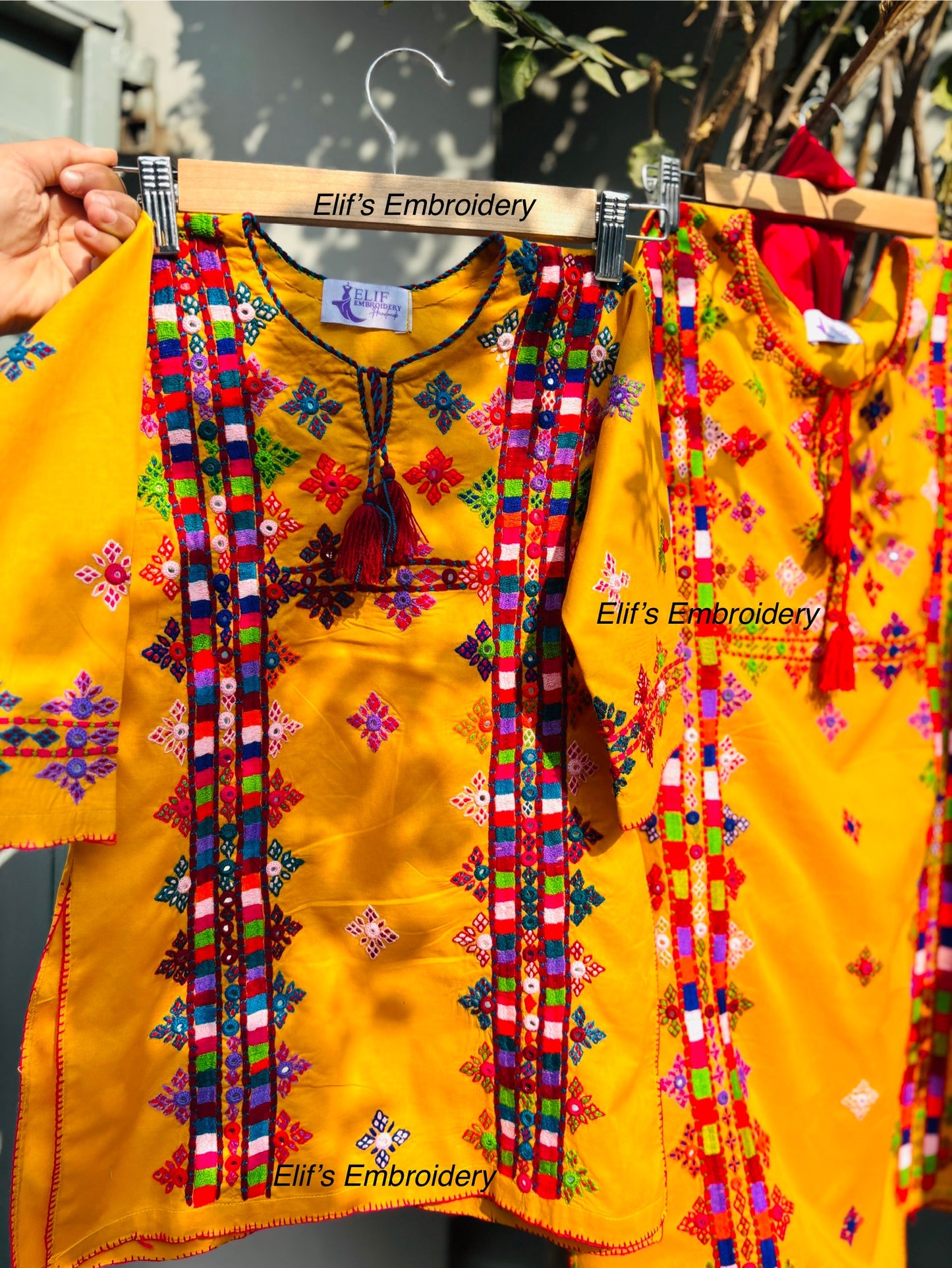 Rameen - 2Pc Hand Embroiderd Suit