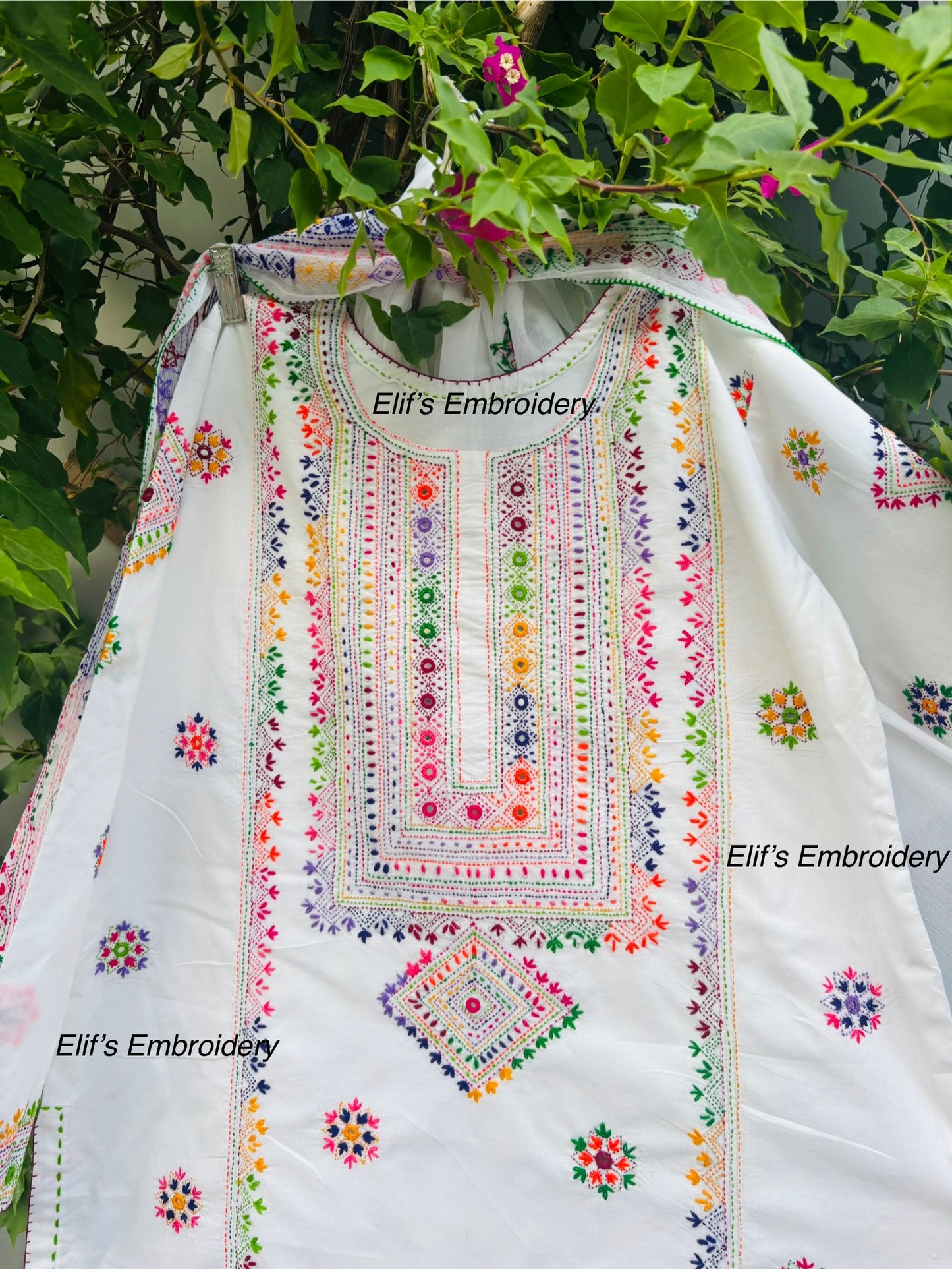 Mahbir - 3Pc Hand Embroidered Suit