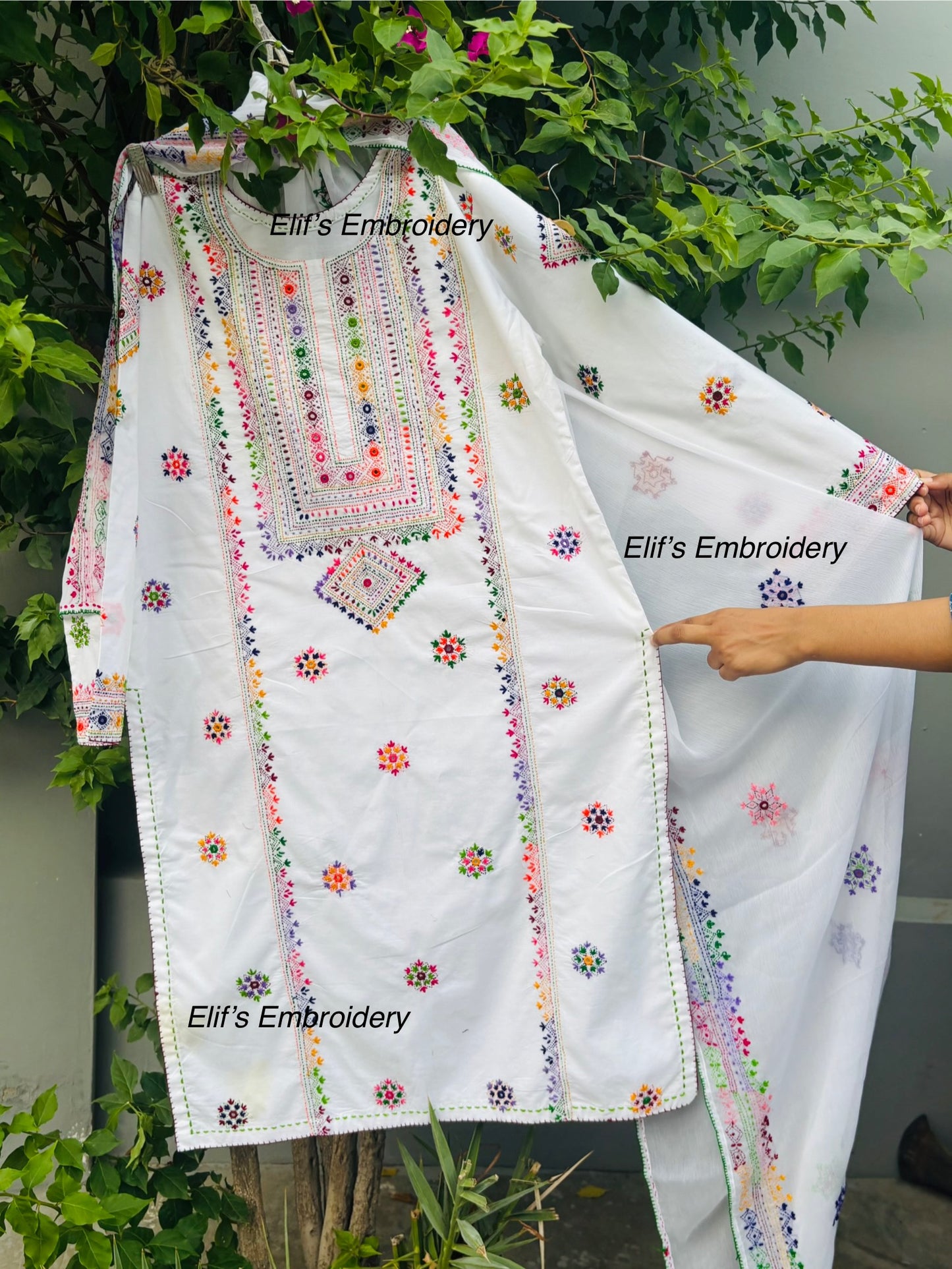 Mahbir - 3Pc Hand Embroidered Suit