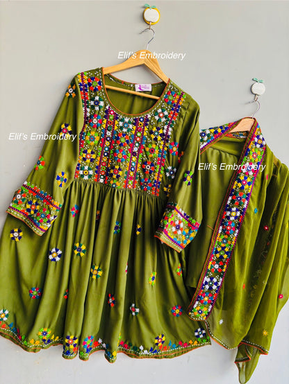 Daarya - 3Pc Hand Embroidered Suit