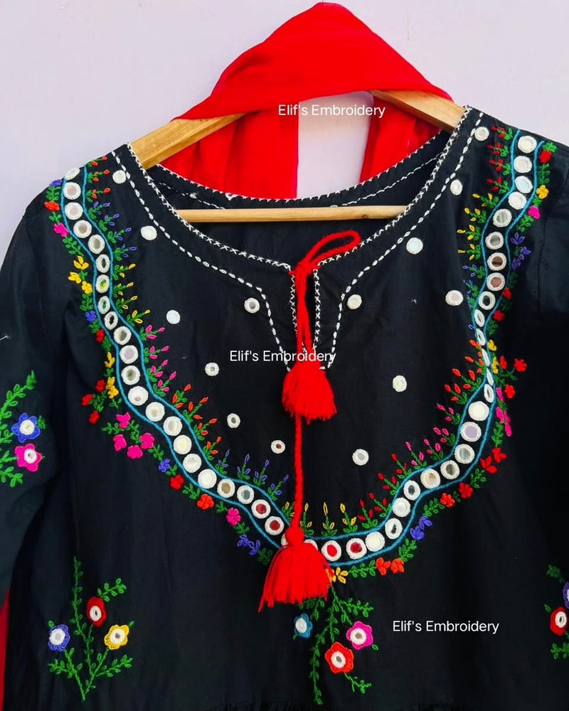 Nourhan - 2Pc Hand Embroidered Suit