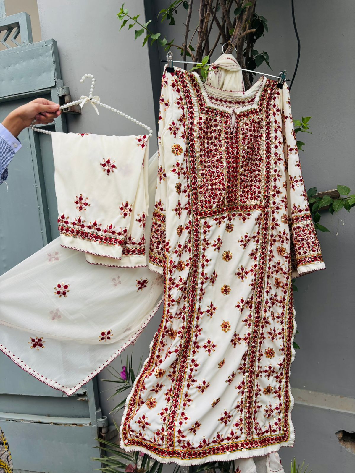 Minha - 3Pc Hand Embroidered Suit
