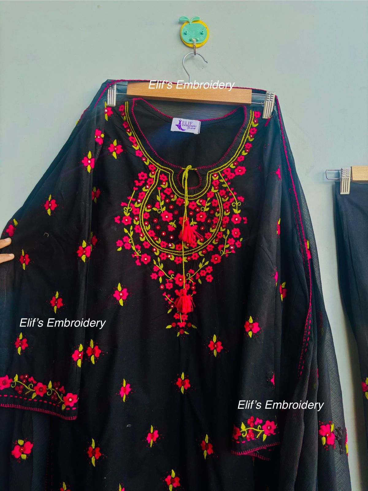 Zehraen - 3Pc Hand Embroidered Suit